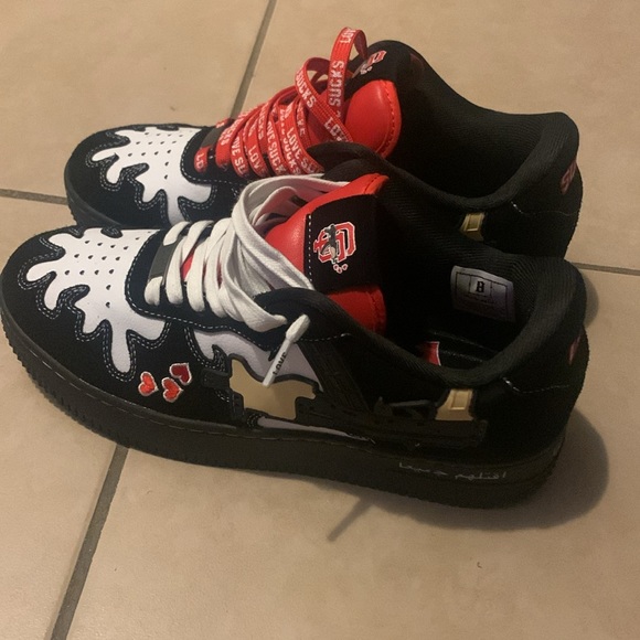 Love Kill Shoes Black With different color shoelaces - Picture 3 of 4